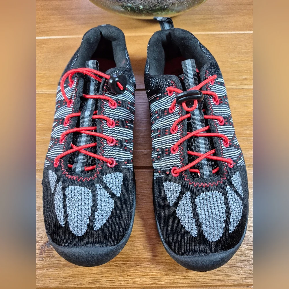Athletic Works Mens‎ Knit Aqua Shoes - Size 7/8